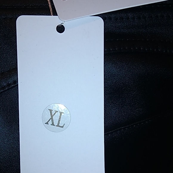 Faux leather pants - Picture 2 of 3